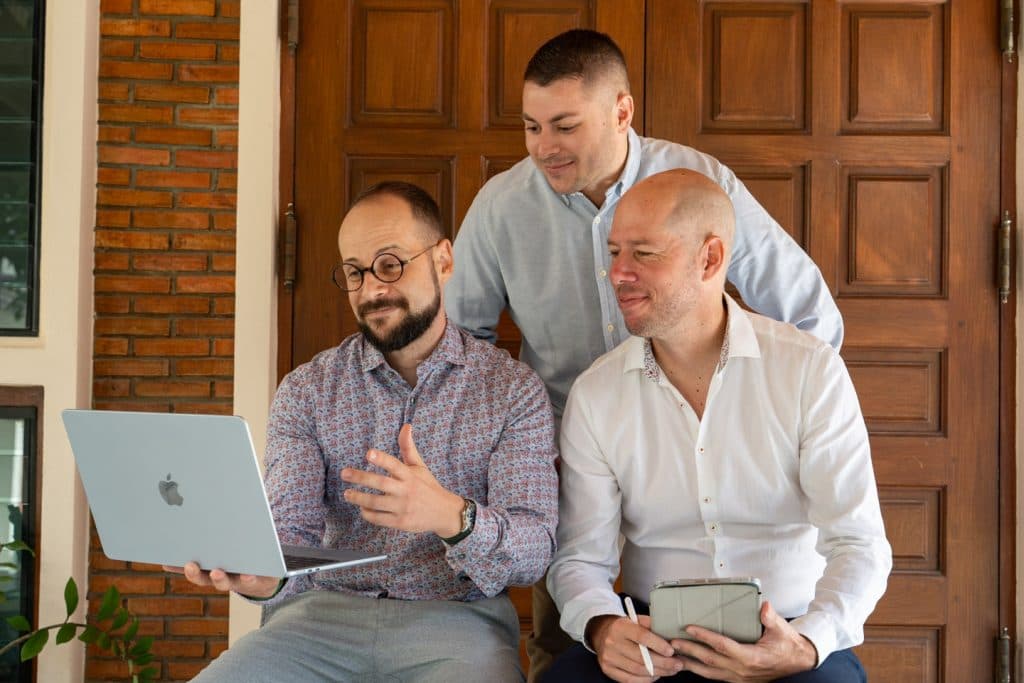 Das Team von Kontaktkompass bei der strukturierten B2B-Akquise